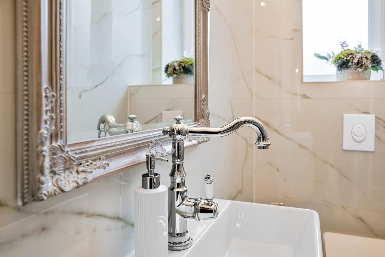Luxury Class Apartment - 1St Floor, Large Apartment, Downtown, Newly Renovated, Fast Wifi, 4X Air Conditioning Zagreb Bagian luar foto
